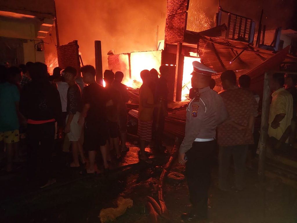 “Si Jago Merah” Ngamuk Lagi, 4 Unit Ruko Ludes di Paluta