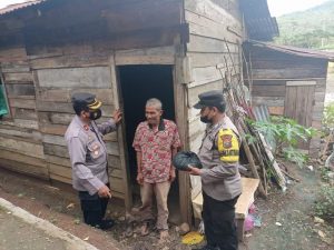 Polsek Batunadua Bagikan Bantuan ke Belasan Warga