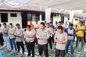 Kapolres Padang Sidempuan Salat Jumat Bersama Personel dan Masyarakat