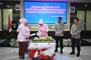 HUT HKGB ke-70, Kapolres Tapsel : Dukung Kinerja Suami dan Wujudkan Keluarga Tangguh