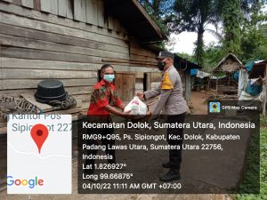 Humanis dan Dekat Dengan Masyarakat, Polres Tapanuli Selatan Terjun Langsung Berikan Bansos