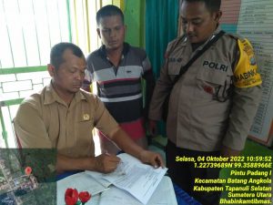 Dengan Penuh Ketulusan, Bhabinkamtibmas Polsek Batang Angkola Damaikan Perseteruan Hilangnya Kotak Amal