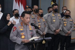 Kapolri Tetapkan 6 Tersangka Tragedi Kanjuruhan, Salah Satunya Direktur LIB