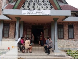 Bhabinkamtibmas Polsek Sipirok Himbau Jemaat Gereja untuk Vaksin