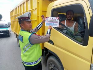 Brosur dan Tempelkan Stiker Masih Tandai Operasi Zebra Toba 2022