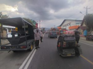 Polsek Hutaimbaru Imbau Supir Angkot Tak Parkir Sembarangan