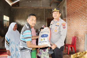 Haru! Warga Ucapkan Terima Kasih ke Kapolres Padangsidimpuan Usai Mendapat Bantuan