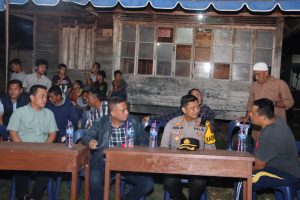Malam-malam! Simak Cara Jitu Pendekatan Kapolres Tapsel Ciptakan Pilkades Aman di Paluta