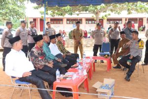 Kapolres Tapsel Tinjau TPS Pilkades 3 Desa di Paluta, Ini Nama-nama Calon Kadesnya