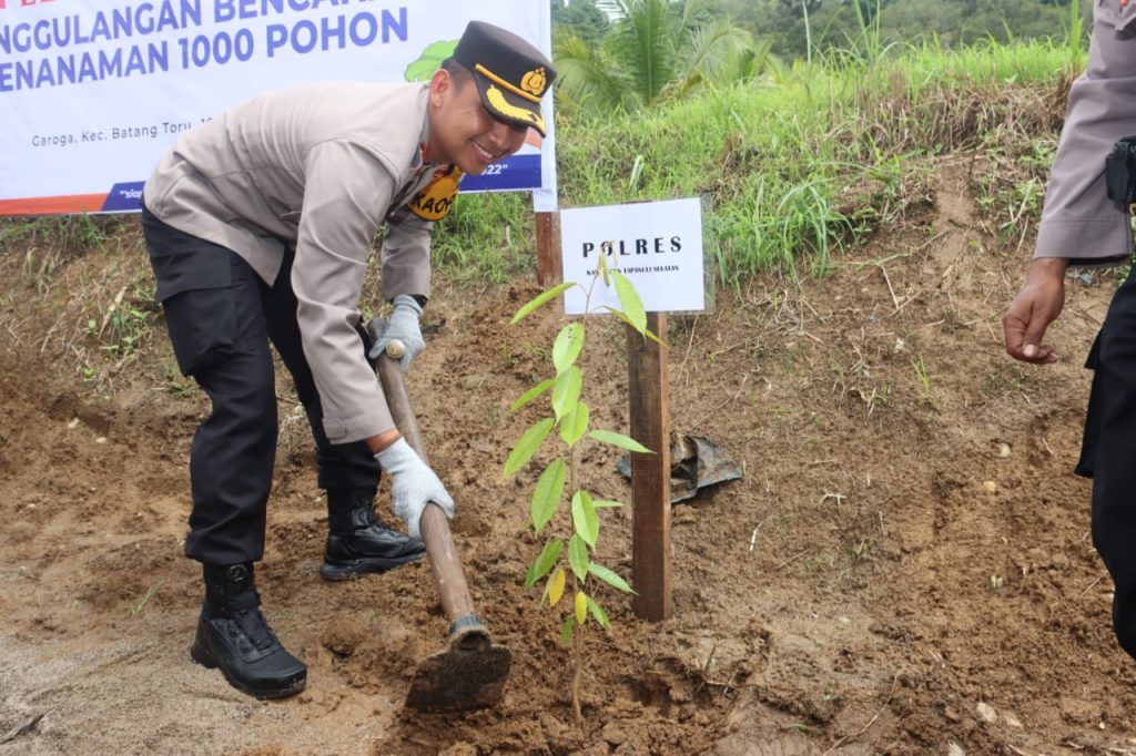 Kapolres Tapsel dan Stake Holder Lain Apel Kesiap Siagaan Penanggulangan Bencana serta Tanam 1.000 Pohon, Ini Tujuannya