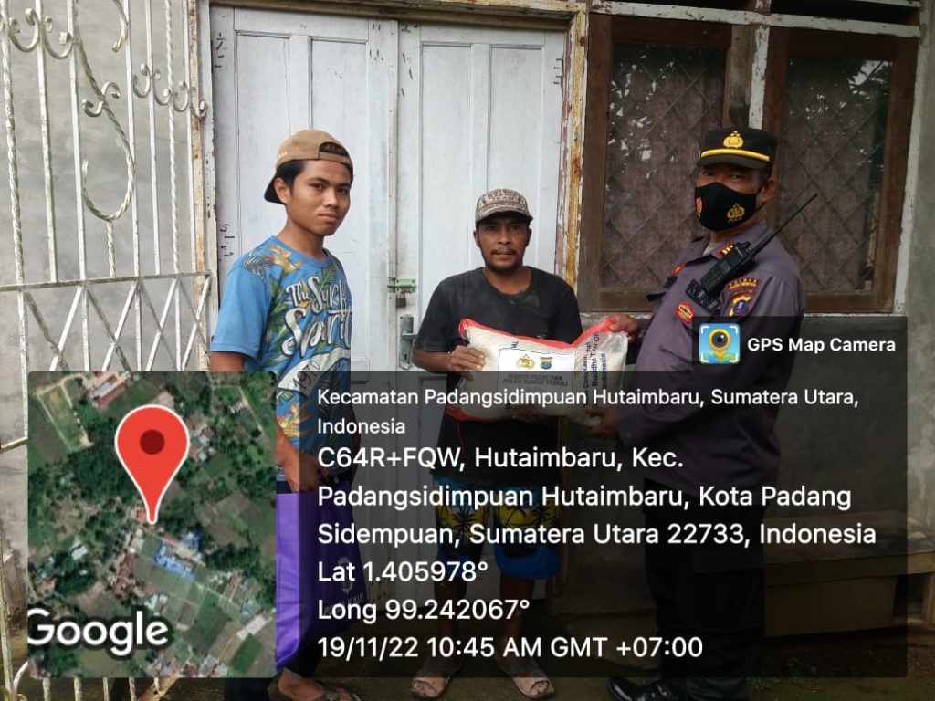 Polri Peduli! Kapolsek Hutaimbaru Salurkan Bansos dari Poldasu ke Masyarakat