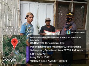 Polri Peduli! Kapolsek Hutaimbaru Salurkan Bansos dari Poldasu ke Masyarakat