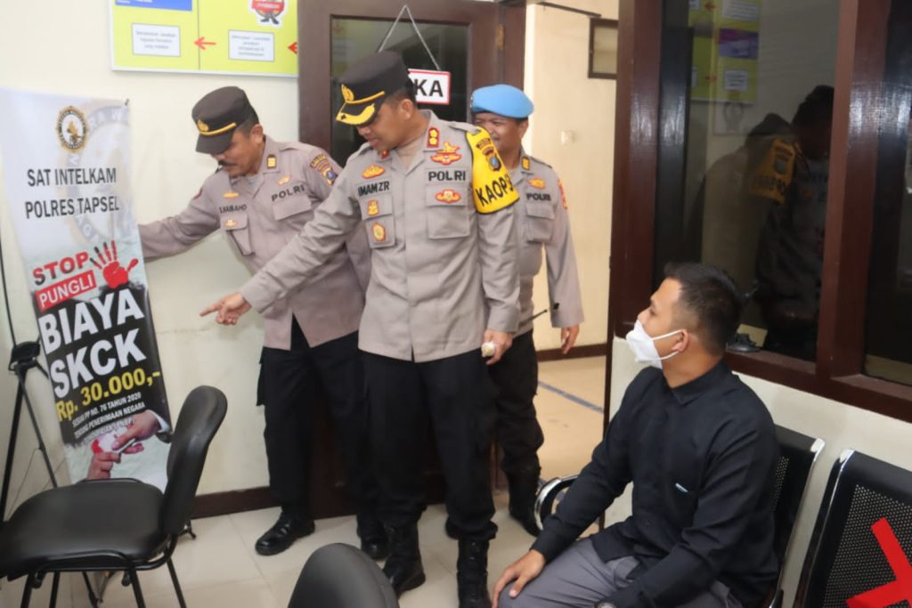 Upaya Transparansi, Kapolres Tapsel Tunjukkan ke Masyarakat Biaya Pembuatan SKCK, Segini Biayanya