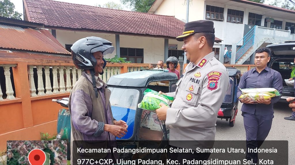 Bikin Haru, Begini Cara Kapolres Padangsidimpuan Ayomi Masyarakat Pengemudi Betor   