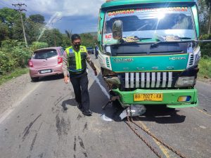 Sudah Saling Ngerem Dua Mobil di Tapsel Tetap Tabrakan, Begini Jadinya