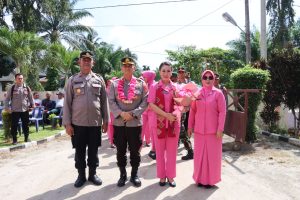 Kapolres Bersama Ketua Bhayangkari Kunker ke Polsek Bandar Pulau
