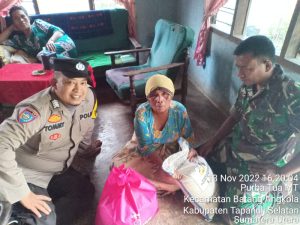 Polisi Peduli, Polres Tapsel Kembali Salurkan Bansos Kepada Masyarakat