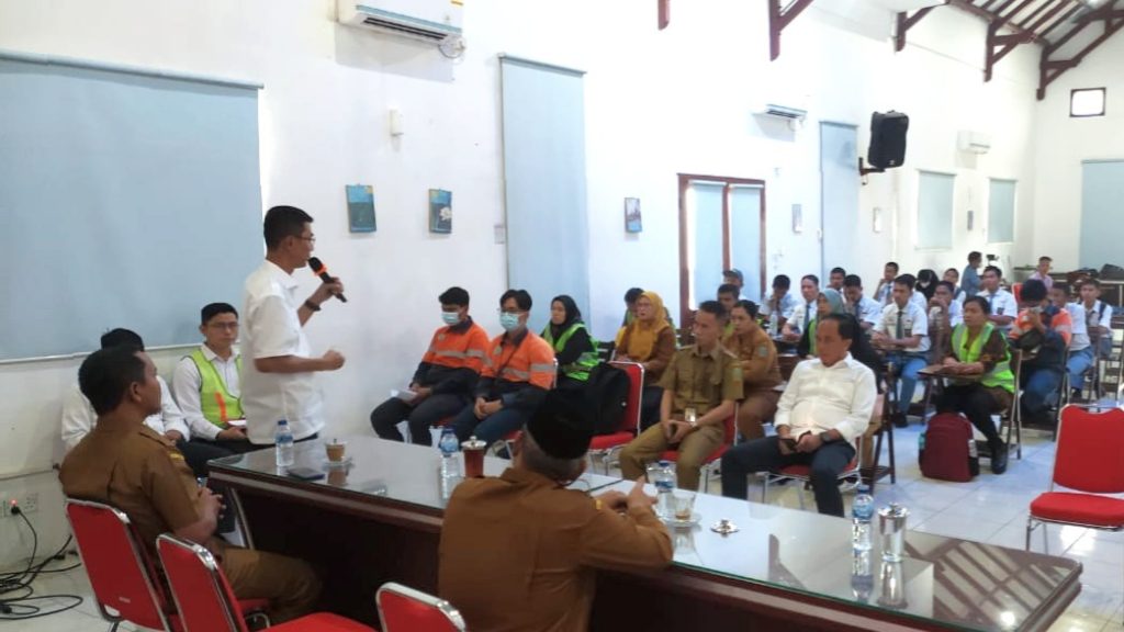 Gandeng PT MNA, SMKN 1 Air Putih Batu Bara Launching Magang Guru dan Kelas Industri