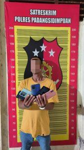 Sat Reskrim Polres Padangsidimpuan Bekuk Spesialis Pencuri Handphone   
