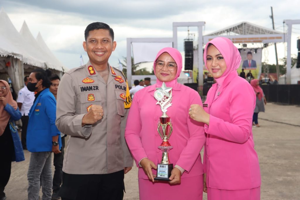 Bhayangkari Cabang Tapsel Sukses Raih Juara Pertama Lomba Stand Pameran di Marpesta Hari Jadi Paluta