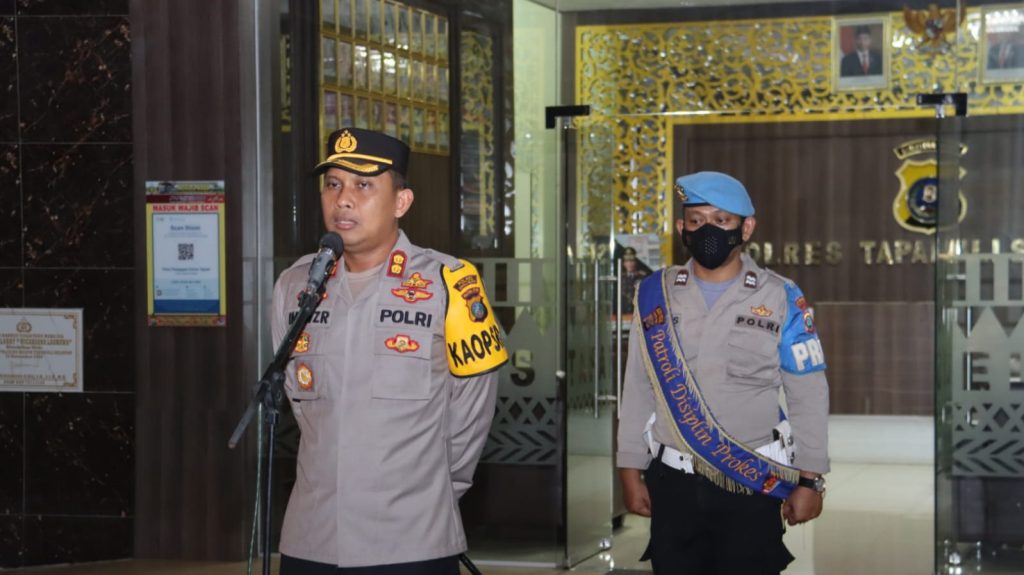 Malam-malam, Kapolres Tapsel Mendadak Pimpin Apel Patroli Skala Besar, Kenapa?