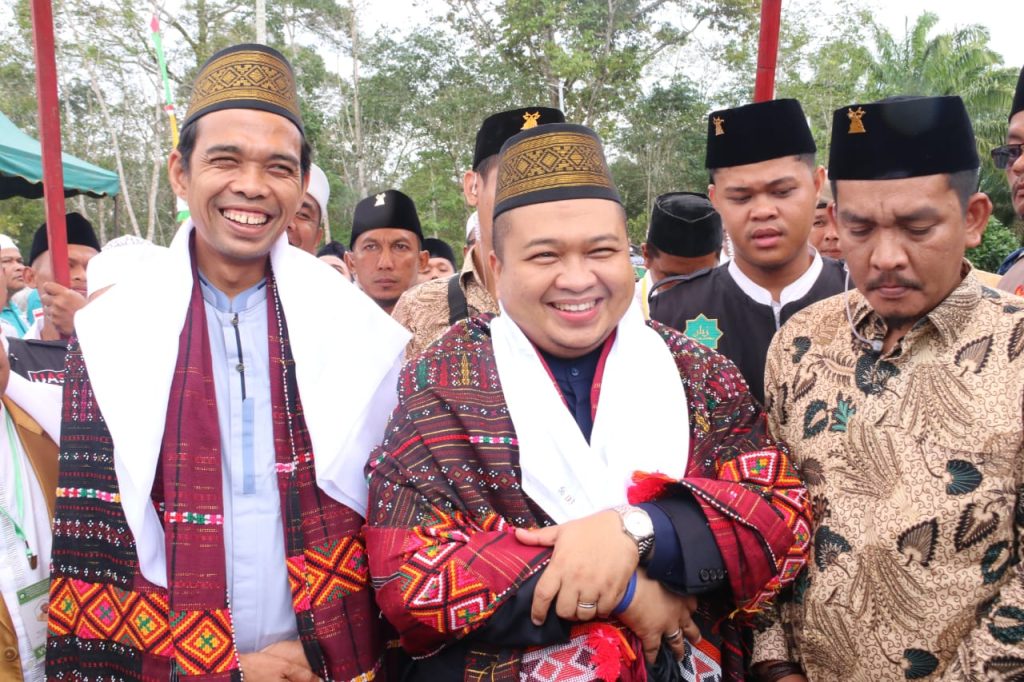 Lautan Manusia Gegap Gempita Sambut Kedatanganan UAS di Kabupaten Tapsel