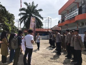 FKPM PALUTA Gelar Unjuk Rasa di KPU Paluta, Tuntut Pemilu yang Jurdil