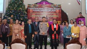 Keluarga Besar Polres Tapsel Melaksanakan Perayaan Natal 2022