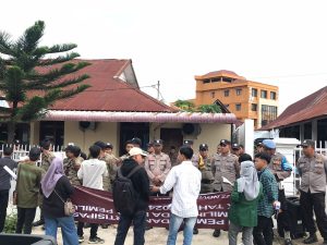 PB PMPK Paluta Gelar Unjuk Rasa, Tuntut Agar Camat Padang Bolak Dicopot