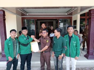 PC HIMMAH Unras ke Kantor Kejari dan DPRD Paluta, Ini Tuntutannya!