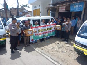 Berbeda Dari Sebelumnya, Kasat Narkoba dan Kasat Tahti Kompak Jumat Curhat di Loket Angkutan Umum