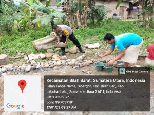 Bahkan Menolong Warga Membangun Rumah Dilakukan Bhabinkamtibmas Polsek Dolok