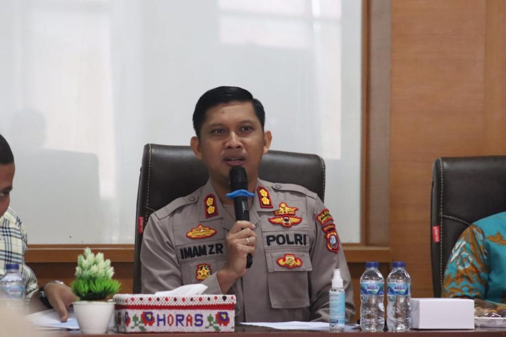 Jumat Curhat, Kapolres Tapsel Bantu Mediasi Soal Pemortalan Jalan