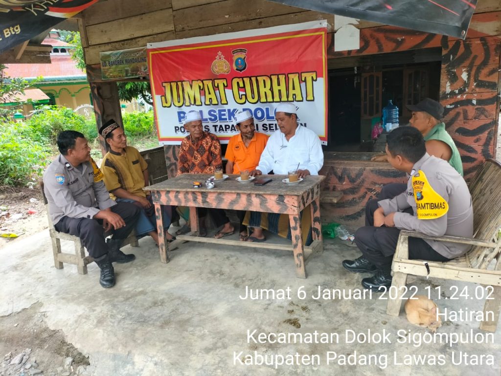 Dengarkan Keluhan Warga, Polres Tapsel Gelar Jumat Curhat di Desa Hatiran, Kec. Dolok
