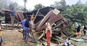 Aksi Spontanitas, Emak-emak Bongkar Warung Miras dan Prostitusi di Padangsidimpuan