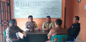 Bhabinkamtibmas Polsek Salak Sambangi Desa Binaannya