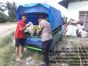 Bhabinkamtibmas Polsek Padang Bolak Jalankan Program Polisi Penolong Masyarakat