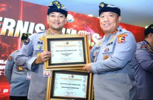 Kabid Humas Poldasu Kombes Pol Hadi Wahyudi Raih Dua Penghargaan
