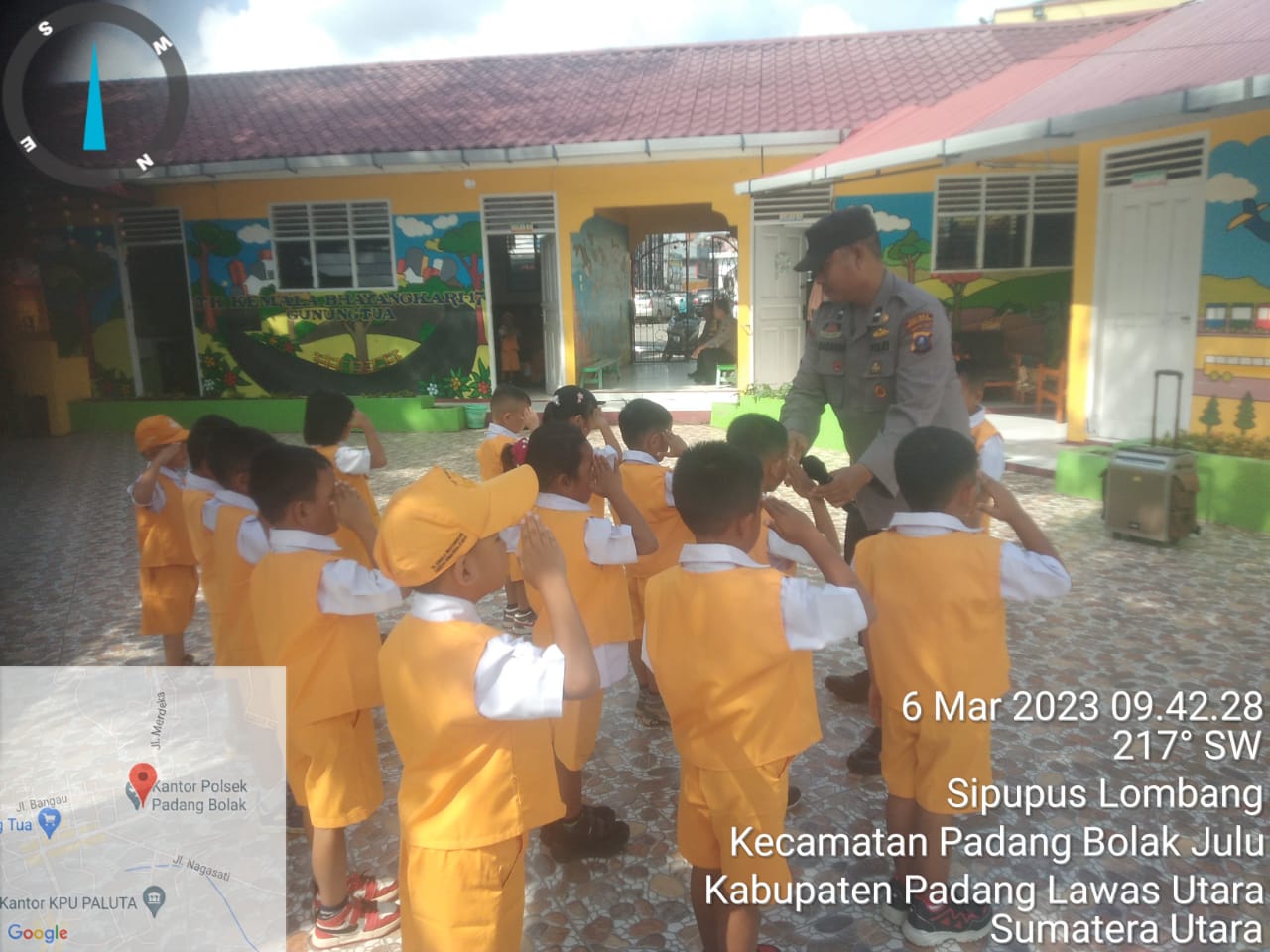 Bhabinkamtibmas Ajari Anak PBB
