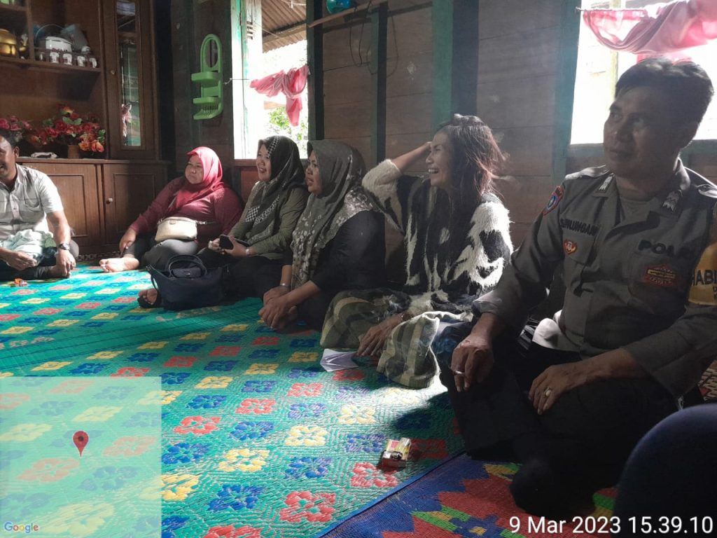 Bhabinkamtibmas Polsek Padang Bolak Dampingi Tim Stop BABS Dinas Kesehatan Sumut