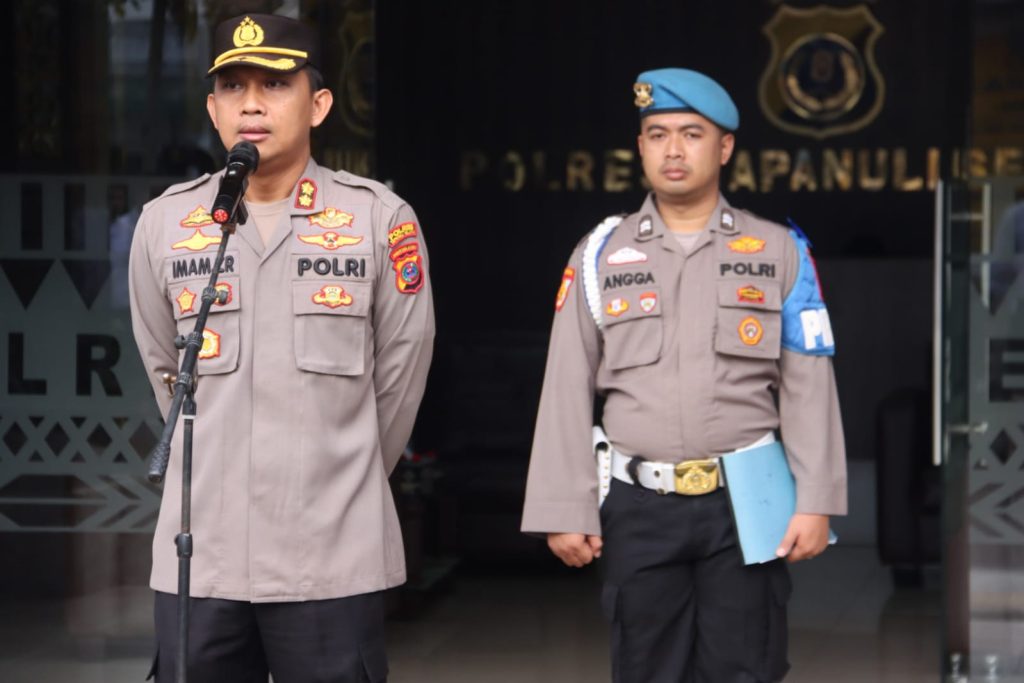 Bentuk Kasih Sayang Kapolres Tapsel ke Anggota yang Sakit : akan Beri Dukungan Moril   