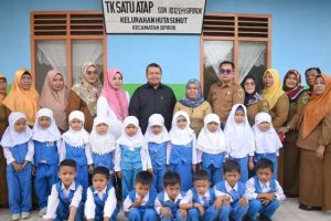 Bupati Tapsel Upayakan SPM Pendidikan TK Di Kabupaten Terlayani