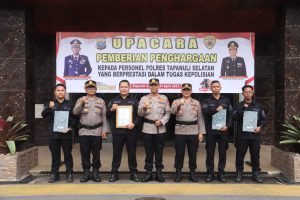 Membanggakan, Kasi Humas Polres Tapsel Kembali Dapat Penghargaan atas Pemberitaan Terbanyak   