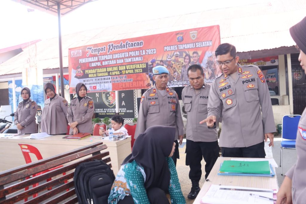 Kapolres Cek Pendaftaran Anggota Polri di Polres Tapsel