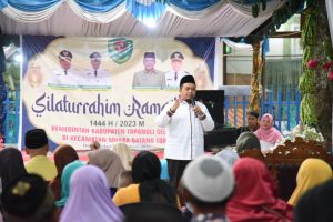 Bupati Tapsel Mengakhiri Ramadhan Dengan Mengajak Warga Untuk Memetik Hikmahnya