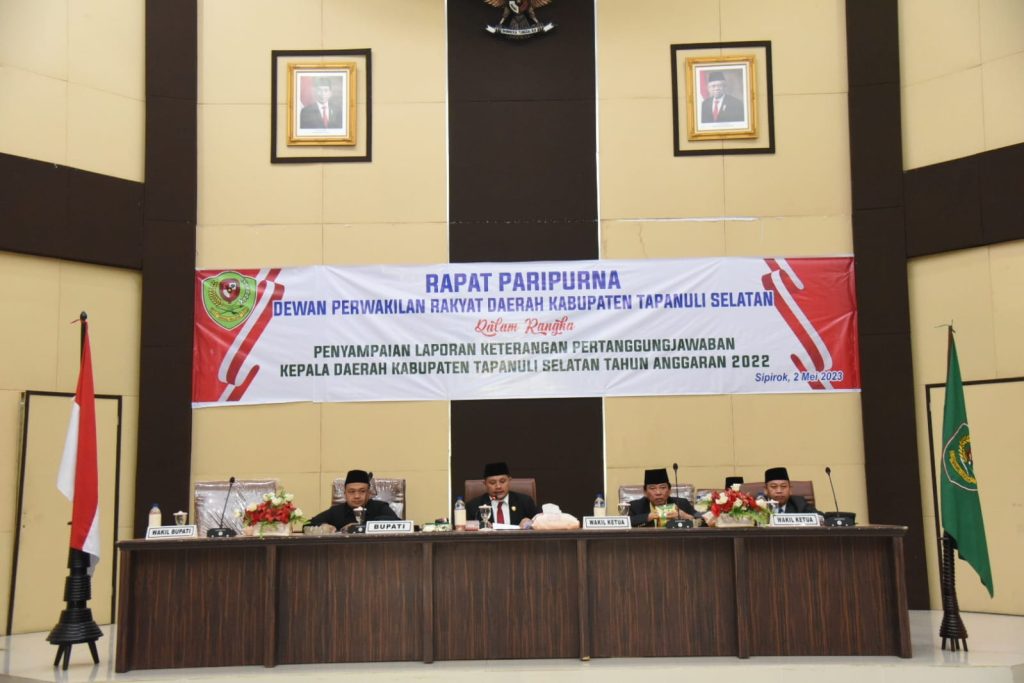 Sidang Paripurna DPRD Tapsel, Bupati Sampaikan Nota Pengantar LKPJ 2022