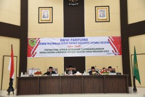 Sidang Paripurna DPRD Tapsel, Bupati Sampaikan Nota Pengantar LKPJ 2022