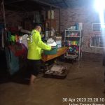 Rumah Warga Banjir Polsek Batang Angkola Hadir Menolong