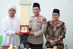 Kapolres Tapsel Halal Bihalal Bersama Ketua MUI Paluta