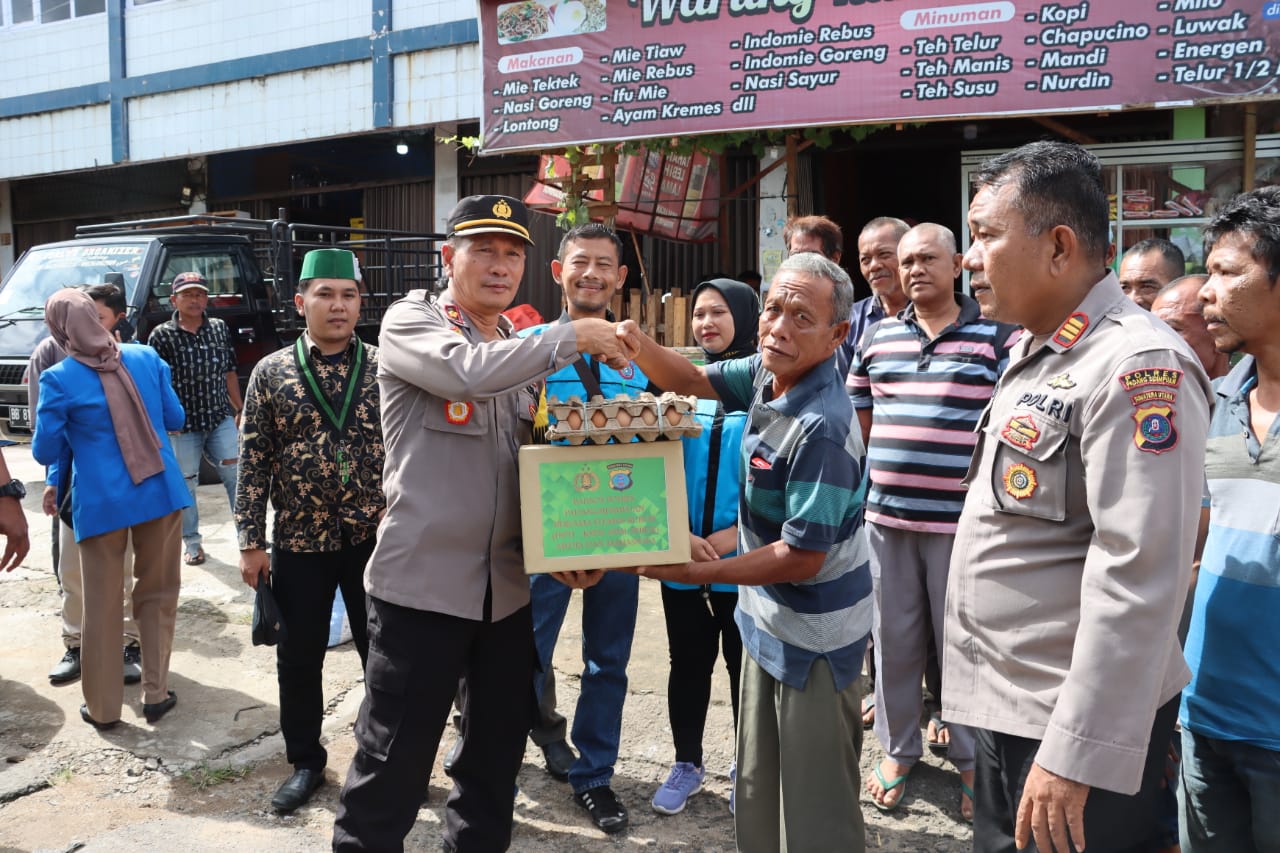 Polres Padangsidimpuan Pembagian Bansos